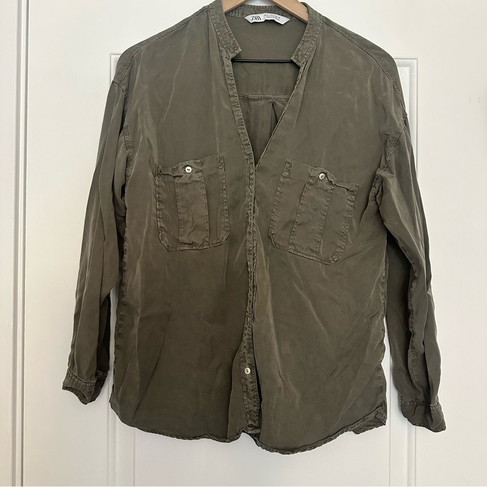 Zara Womens Olive Chambray Style Button-Down Shirt